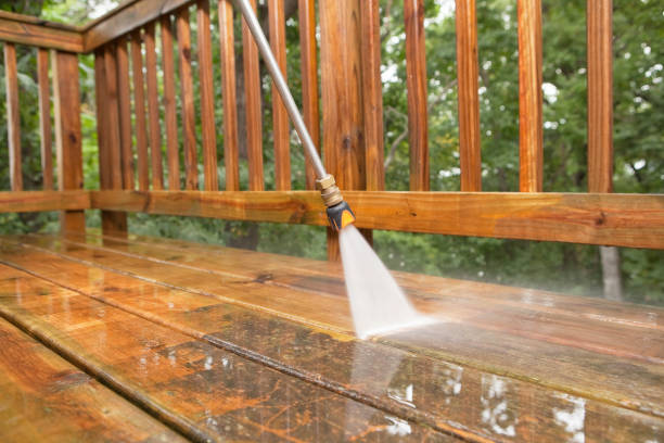 Best Garage Pressure Washing  in Farmingdale, NY
